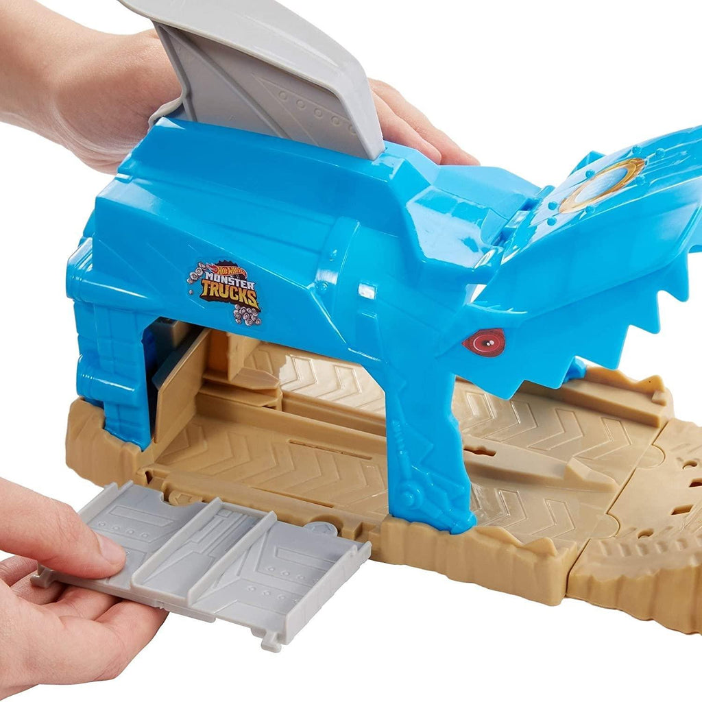 Hot Wheels GKY03 Monster Trucks Pit and Launch Shark Wreak Playset - TOYBOX Toy Shop