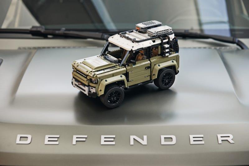 LEGO TECHNIC 42110 Land Rover Defender Off Roader 4x4 Car Toy - TOYBOX Toy Shop