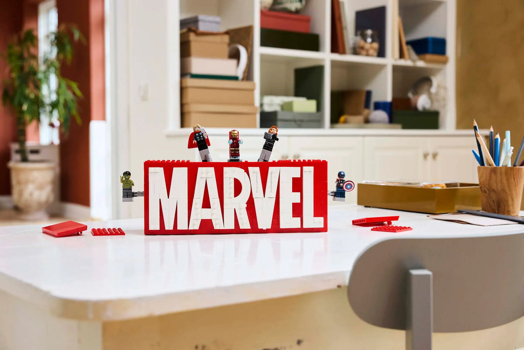 LEGO 76313 MARVEL Logo & Minifigures - TOYBOX Toy Shop