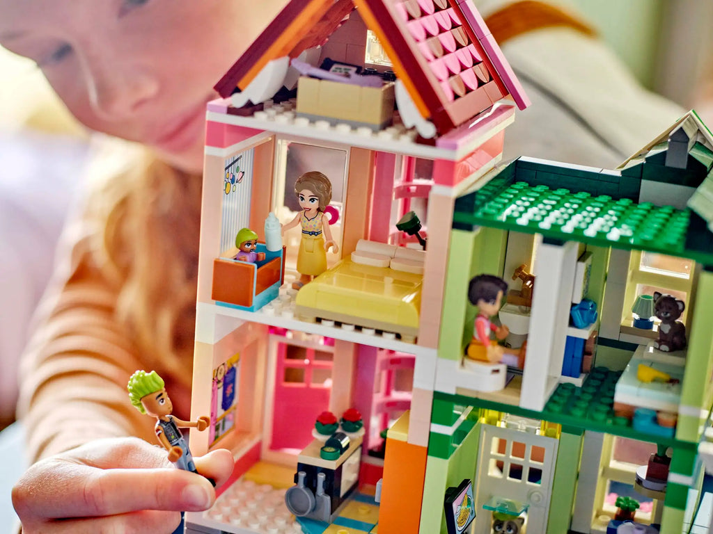 LEGO FRIENDS 42670 Heartlake City Apartments and Stores - TOYBOX Toy Shop