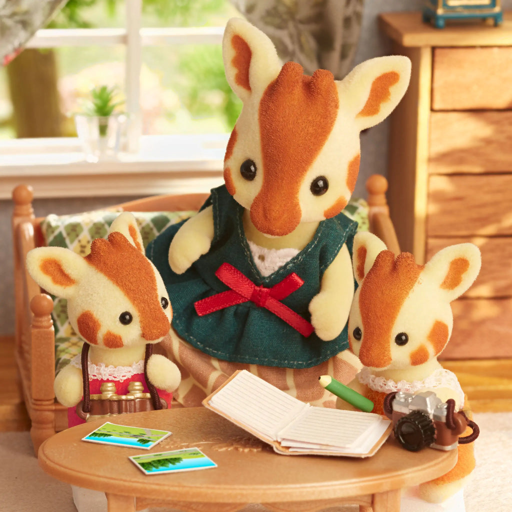 Sylvanian Families Highbranch Giraffe Family - TOYBOX Toy Shop